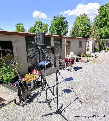 Musik am Grab Sängerin Vorarlberg Bregenz Mariahilf Friedhof Verabschiedung Beisetzung Trauerfeier
