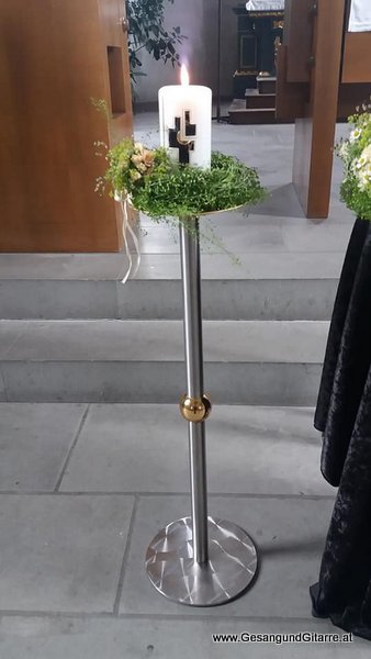 Trauersängerin Sängerin Yvonne Brugger Vorarlberg Musik Trauerfeier Beisetzung Beerdigung Götzis