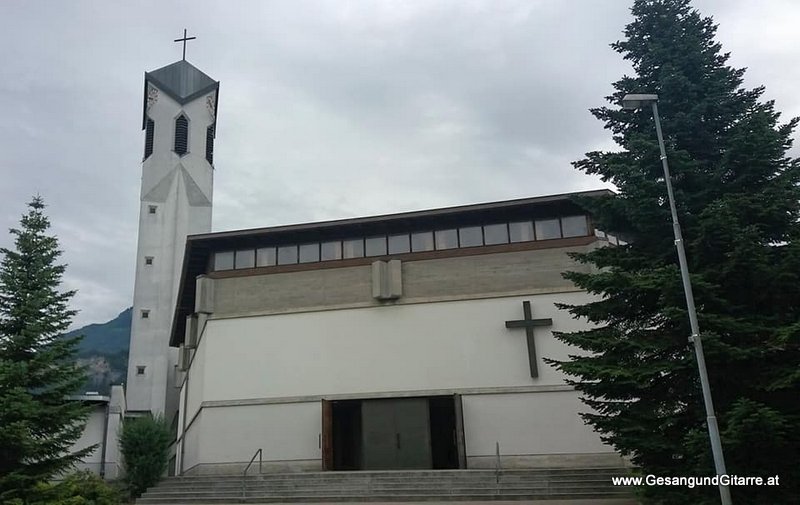 Trauersängerin Sängerin Yvonne Brugger Hohenems Kirche St. Konrad Trauerfeier Beerdigung Begraebnis