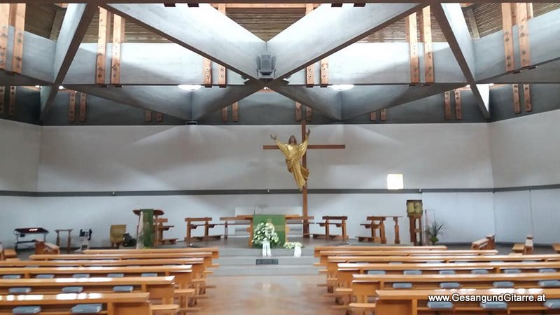 Trauersängerin Sängerin Yvonne Brugger Hohenems Kirche St. Konrad Trauerfeier Beerdigung Begraebnis