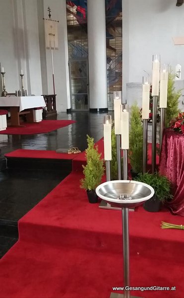 Trauersängerin Sängerin Yvonne Brugger Musik Trauerfeier Beerdigung Kirche Wolfurt