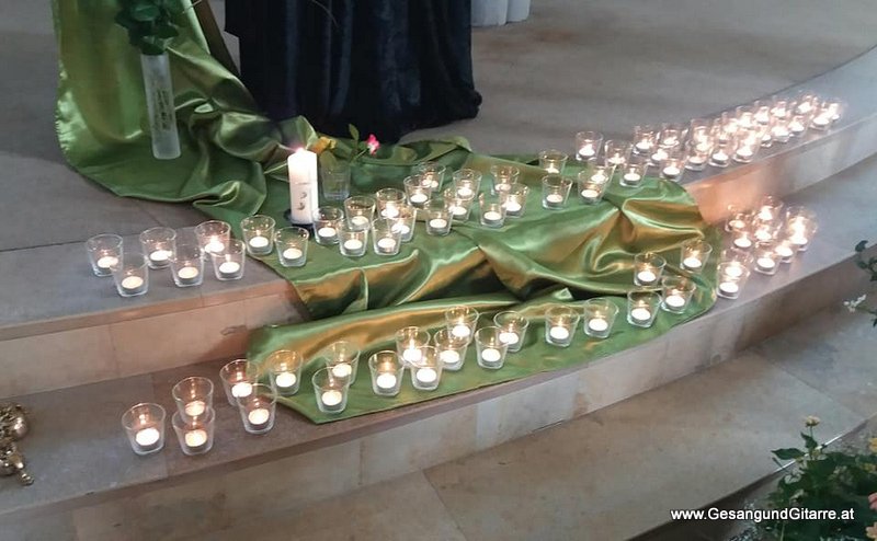Sängerin Trauersängerin Yvonne Brugger Vorarlberg Kirche Mariahilf Bregenz Trauerfeier Beerdigung