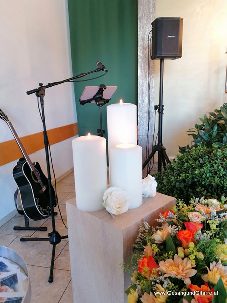 Friedhofskapelle Friedhofshalle Leichenhalle Bregenz Mariahilf Musik Trauerfeier Kirche Trauersängerin Sängerin mit Gitarre Vorarlberg Beerdigung Begräbnis Trauerfeier Verabschiedung Bregenz Vorarlberg www.gesangundgitarre.at yvonne brugger
