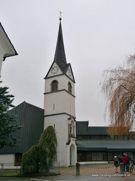 Fussach Musik Trauerfeier Kirche Trauersängerin Sängerin mit Gitarre Beerdigung Begräbnis Trauerfeier Verabschiedung Vorarlberg www.gesangundgitarre.at yvonne brugger