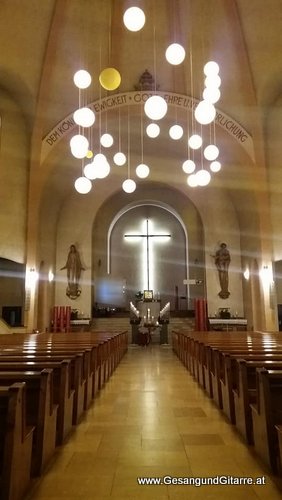 Musik Trauermusik Träuersängerin Sängerin Kirche Kirchensängerin Solosängerin Beerdigung Vorarlberg