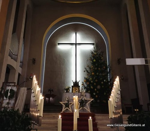 Sängerin Trauerfeier Bludenz Trauersängerin Gitarre Musik Kirche Beerdigung Begräbnis 