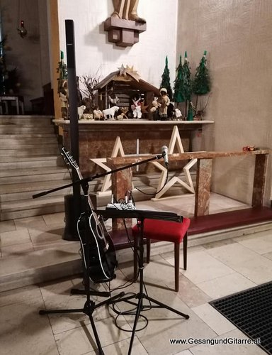 Sängerin Trauerfeier Bludenz Trauersängerin Gitarre Musik Kirche Beerdigung Begräbnis 