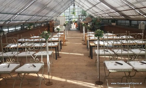 Hochzeitssängerin Sängerin Yvonne Brugger Freie Trauung Blumen Kopf Vorarlberg Frastanz