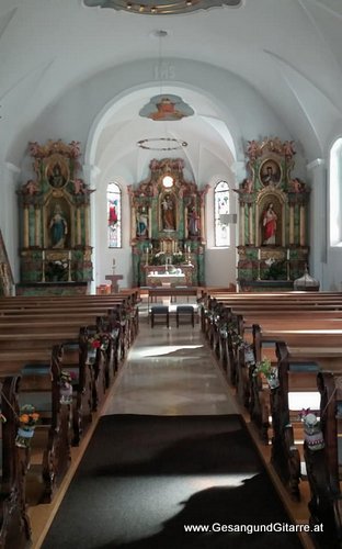 Sängerin Hochzeitssängerin Kirchensängerin Solosängerin Yvonne Brugger Vorarlberg Trauung Kirche