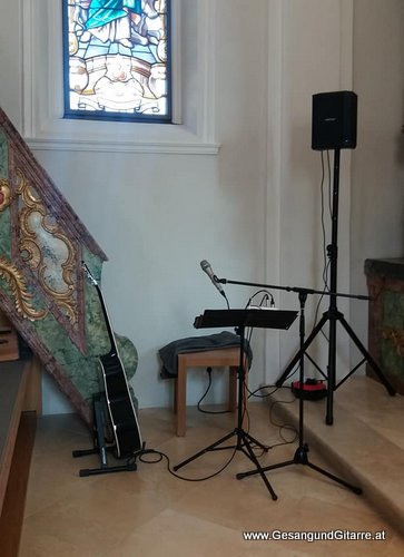 Sängerin Hochzeitssängerin Kirchensängerin Solosängerin Yvonne Brugger Vorarlberg Trauung Kirche