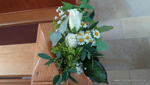 Hochzeitssängerin Sängerin Gitarre Musik Yvonne Brugger Trauung Hochzeit Vorarlberg Schweiz