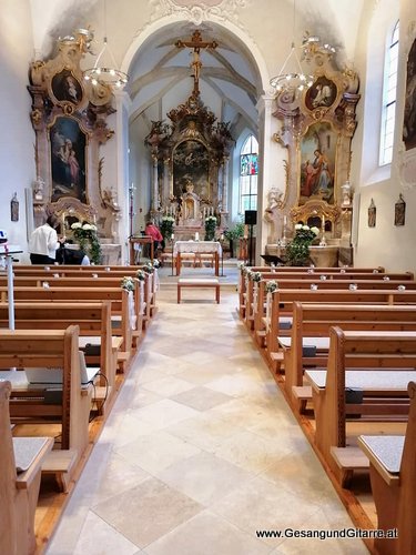 Sängerin Hochzeitssängerin Yvonne Brugger Trauung Hochzeit Musik Vorarlberg Kirche Viktorsberg
