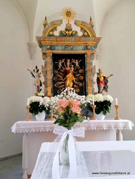 Laterns Musik Sängerin Hochzeitssängerin Hochzeit Trauung Vorarlberg Kirche www.gesangundgitarre.at Gesang Gitarre Yvonne Brugger