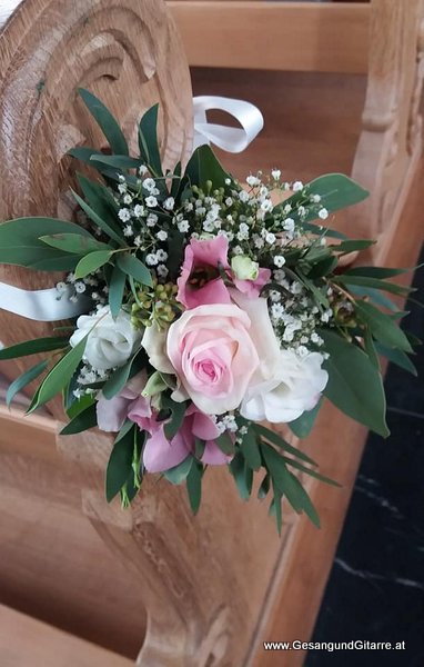 Sängerin Hochzeitssängerin Yvonne Brugger Trauung Hochzeit Kirche Musik Vorarlberg