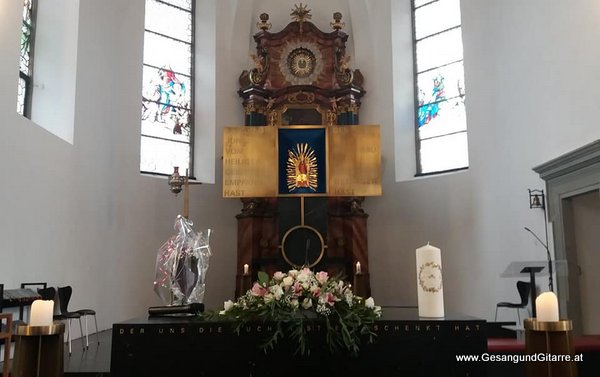 Sängerin Hochzeitssängerin Yvonne Brugger Trauung Hochzeit Kirche Musik Vorarlberg