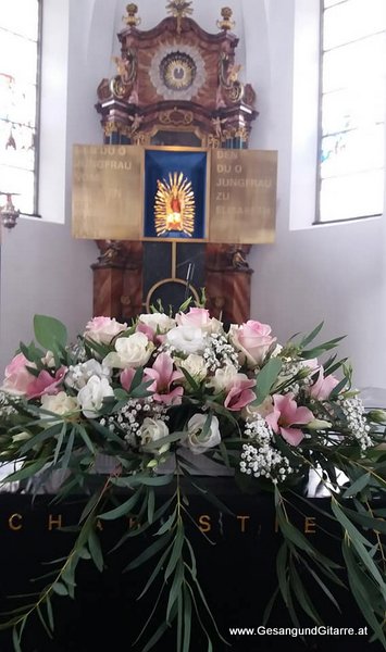 Sängerin Hochzeitssängerin Yvonne Brugger Trauung Hochzeit Kirche Musik Vorarlberg