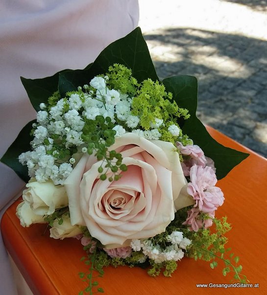 Hochzeitssängerin Sängerin Yvonne Brugger Musik Hochzeit Trauung Schwarzach Vorarlberg