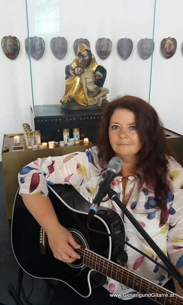 Hochzeitssängerin Sängerin Musik Hochzeit Trauung Kirche Bildstein Vorarlberg
