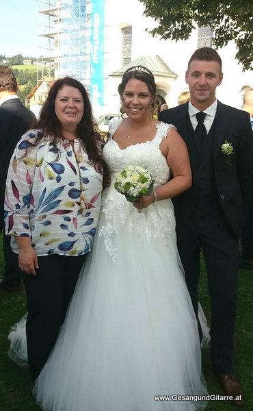 Hochzeitssängerin Sängerin Musik Hochzeit Trauung Kirche Bildstein Vorarlberg