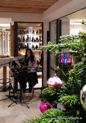 Sängerin Yvonne Brugger Weihnachtsfeier Weihnachtsempfang Weihnachten Musik Vorarlberg Arlberg Schweiz Deutschland